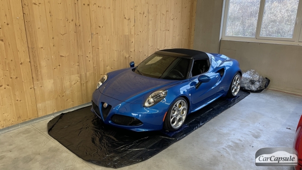 alfa_romeo_4c_carcapsule_front.jpg
